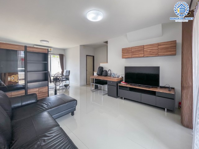 *****ทาวน์เฮ้าส์มือสองย่านกรุงเทพฯ ม.ศุภาลัยวิลล์ เพชรเกษม69 เนื้อที่มากถึง 19.1 ตร.ว. ฟังก์ชัน 3 ห้องนอน 2 ห้องน้ำ 2 ที่จอดรถ บ้านใหม่ไม่เคยเข้าอยู่ แถมฟรี! 2 เครื่องปรับอากาศ 1 เครื่องทำน้ำอุ่น และเฟอร์ฯ ทั้งหมด บนทำเลเชื่อมต่อทุกการเดินทาง ถ.เพชรเกษม, ถ.พุทธมณฑลสาย3, ถ.บางบอน ใกล้เดอะมอล์ บางแค